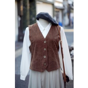 画像: "DONA PIERCE" 無地 ブラウン ベスト ノーカラー 前開き スエード風[20329]