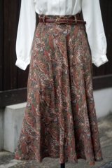 画像: ”E.B.bis” カーキ系 ペイズリー柄 スカート フレア w67cm[20357]