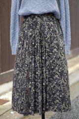 画像: 黒系 絵画模様 レーヨン リネン スカート フレア w62~66cm[20411]
