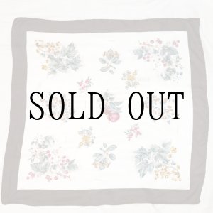 画像: ブラウン系 果物柄 シルク スカーフ 89cm×89cm[20402]