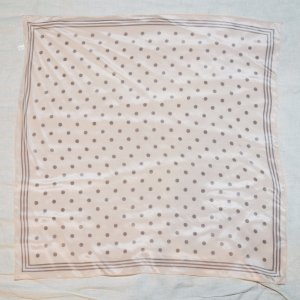 画像: ピンク×グレー ドット シルク スカーフ 79cm×79cm[20397]