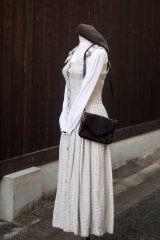 画像: "Land Haus" ベージュ系 無地×チェック柄 チロル ジャンパースカート  飾りボタン マキシ丈 [20453]