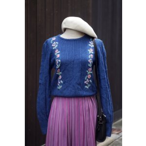 画像: "SUSAN BRISTOL" 無地  ブルー系 ニット ウール ラウンドネック お花 [20458]