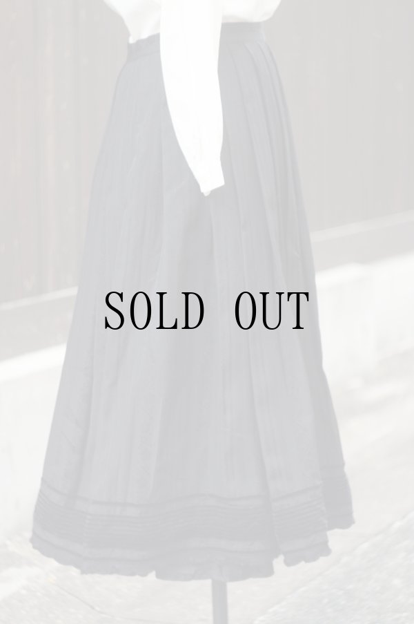 画像2: 黒 無地 チロル スカート フレア お花 刺繍 ベロア素材  w65cm[20464]