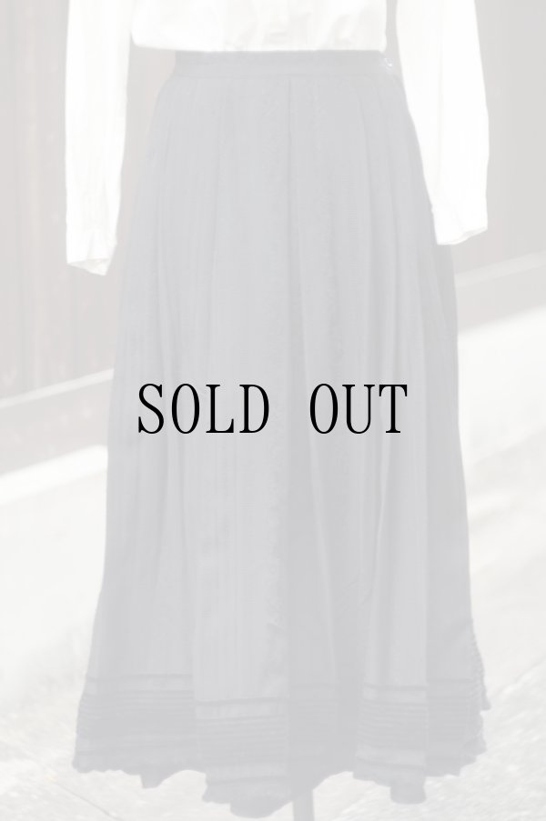 画像3: 黒 無地 チロル スカート フレア お花 刺繍 ベロア素材  w65cm[20464]