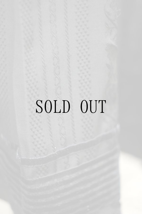 画像5: 黒 無地 チロル スカート フレア お花 刺繍 ベロア素材  w65cm[20464]