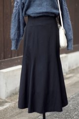 画像: ”LADY RENOWN” 黒 無地 スカート マーメイド  セミフレア w66cm[20467]