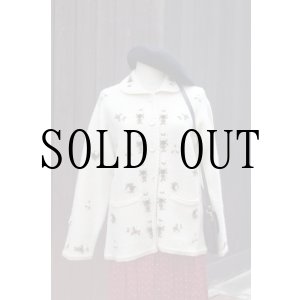 画像: ”end rose” アイボリー系 無地 ウール  レギュラーカラー 丸襟 ジャケット 刺繍 お花[20481]