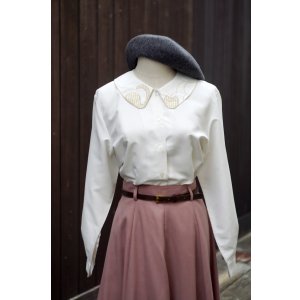 画像: ”orvi” 白 長袖 ブラウス レギュラーカラー 丸襟 猫 [20491]