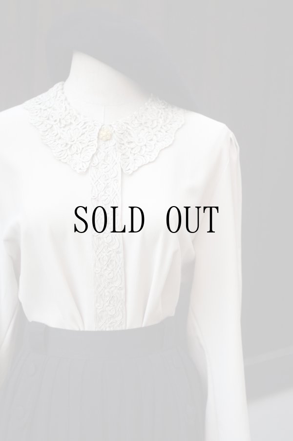 画像2: "Hana no blouse" 無地 グレー系 長袖 ブラウス 比翼 レース襟[20519]