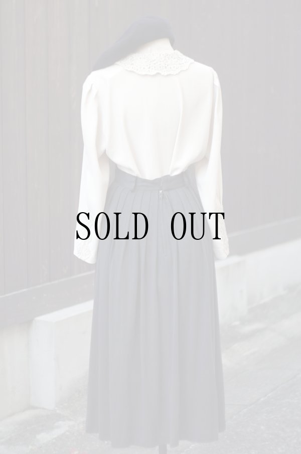 画像9: "Hana no blouse" 無地 グレー系 長袖 ブラウス 比翼 レース襟[20519]