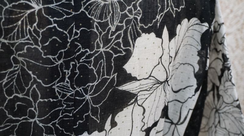 画像: 花柄　ホワイトブラック　レトロワンピース [52011]