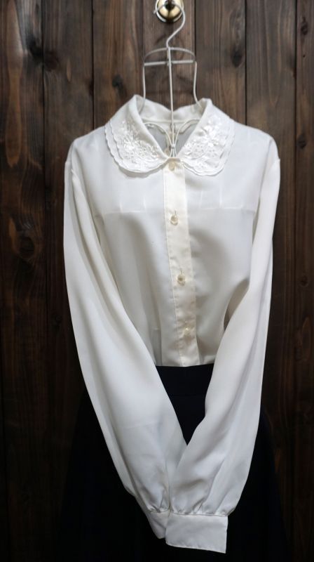 白 長袖 ブラウス 丸襟 二重襟 刺繍[15896] レトロワンピース古着通販