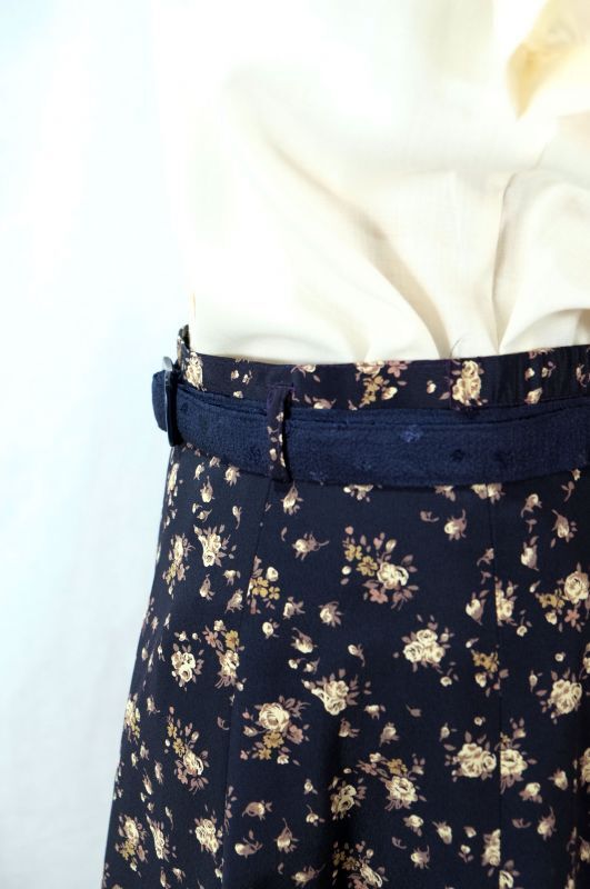 画像: 花柄 ネイビー系 スカート フレア/w72cm [11581]