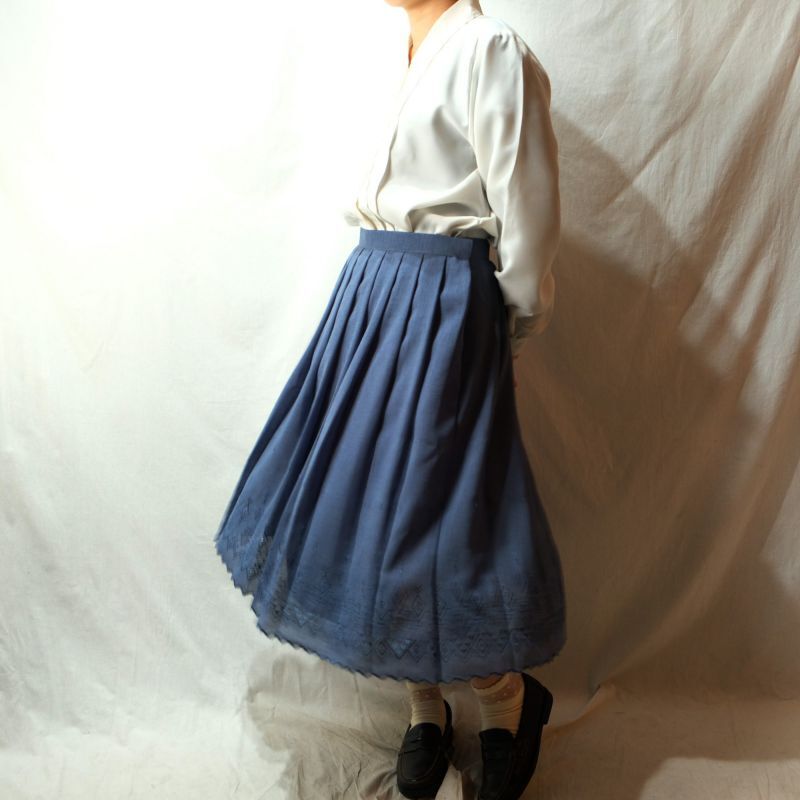 画像: 無地 ブルー スカート プリーツ 刺繍/w70cm[11491]
