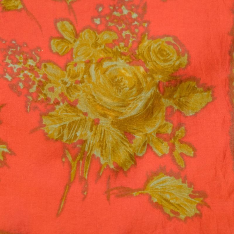 画像2: 花柄 赤系 シルク スカーフ 79cm×79cm[11826]