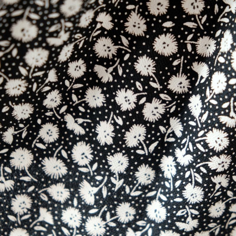画像: 花柄 黒×白 スカート フレア /w66cm [12120]