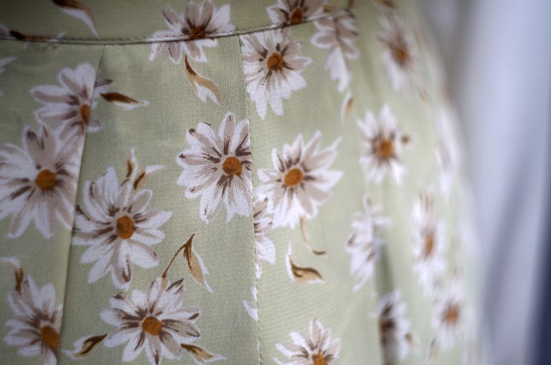 画像: ”LAUTREAMONT” 花柄 ライトグリーン×ホワイト  スカート プリーツ w/61cm [16948]