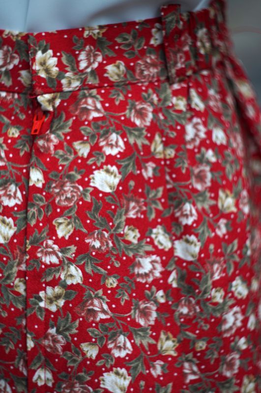 画像: 花柄 赤×白 スカート フレア w/66cm [16985]