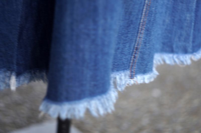 画像4: デニム 青 スカート 切りっぱなし丈 w65cm [17940]