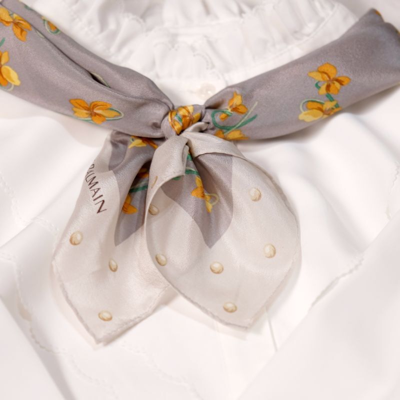 画像: "PIERRE BALMAIN" 花柄 グレー系 シルク100% スカーフ 60cm四方 [18218]