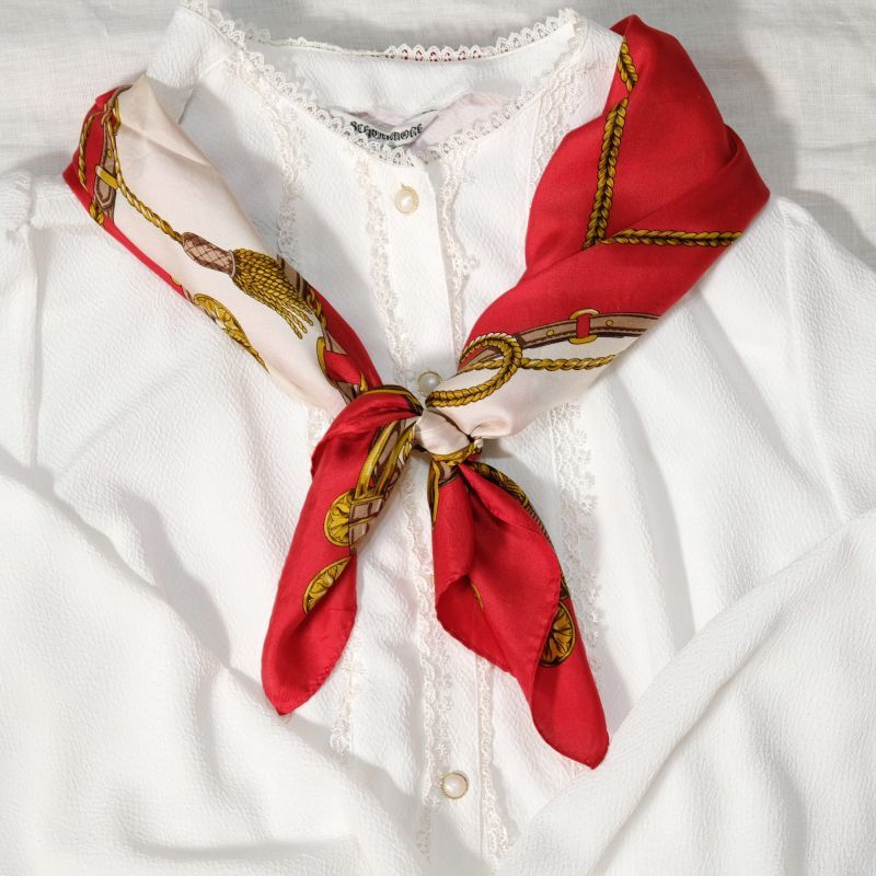 画像: 馬具模様 赤×白 シルク スカーフ 79cm四方 [18427]