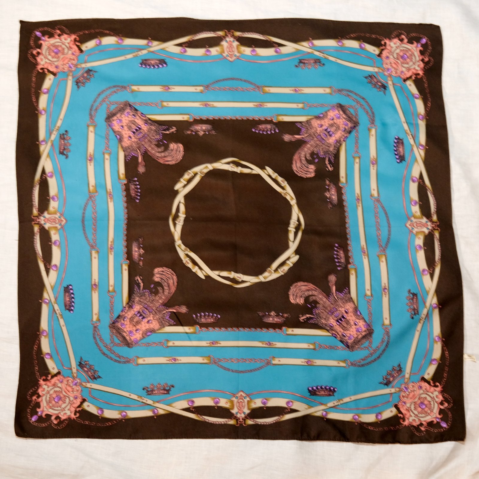 画像1: 装飾模様 ブラウン×緑系 スカーフ 105cm×105cm[19896]