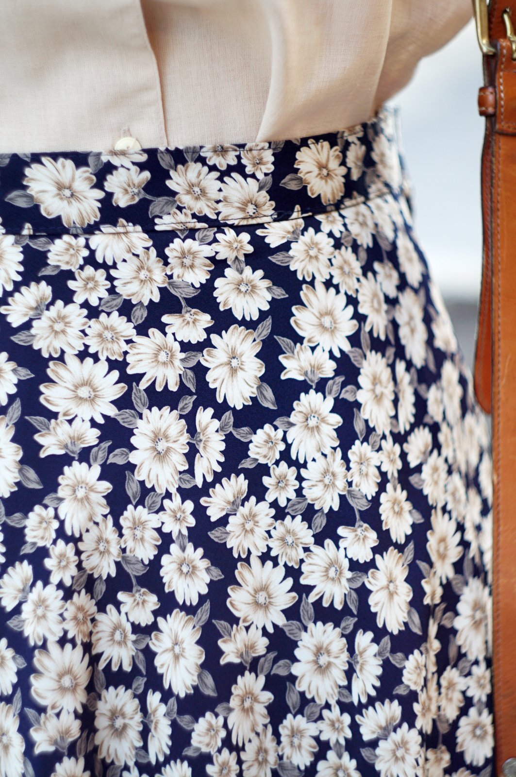 画像2: ネイビー系 花柄 スカート フレア w72cm[20130]