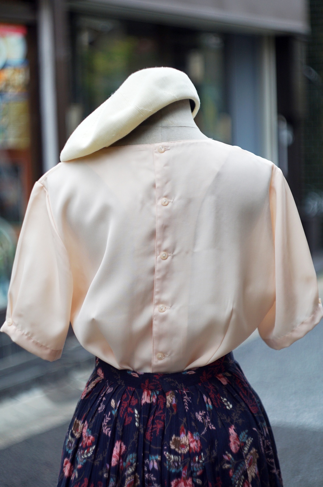 画像5: "PerLuanto" 無地 ピンク系 半袖 ブラウス ノーカラー カッティングレース  [20199]