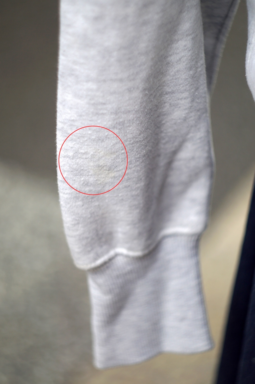 画像: "THE DISNEY STORE" US製 コットン ネイビー スウェット トップス ミッキー ロゴ[20512]