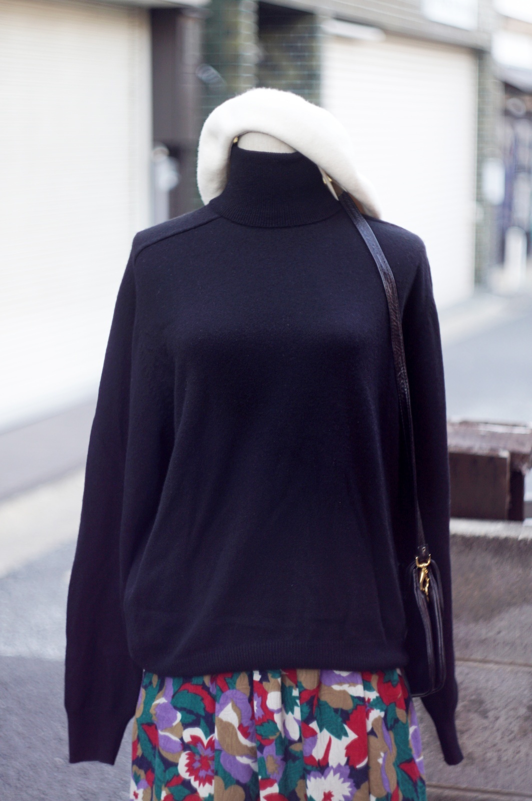 画像5: 黒 カシミヤ 無地 ニット タートルネック[20434]