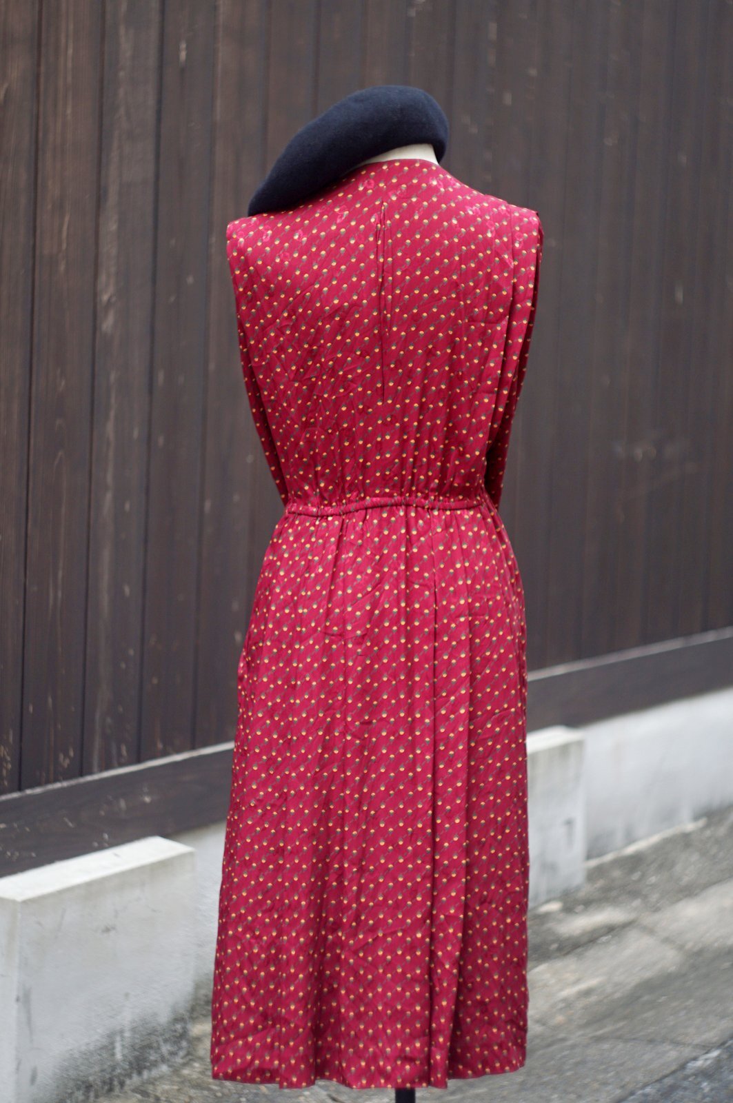 画像4: "BEBE DORE"  赤系 花柄 長袖 レトロワンピース ノーカラー 比翼風[20469]