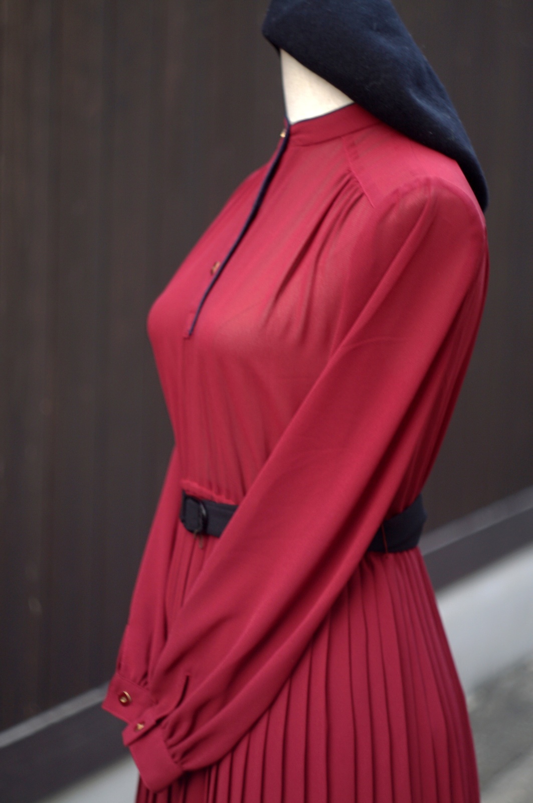 画像8: ”TOKYO STYLE” 赤系 無地 長袖 レトロワンピース スタンドカラー プリーツ[20470]