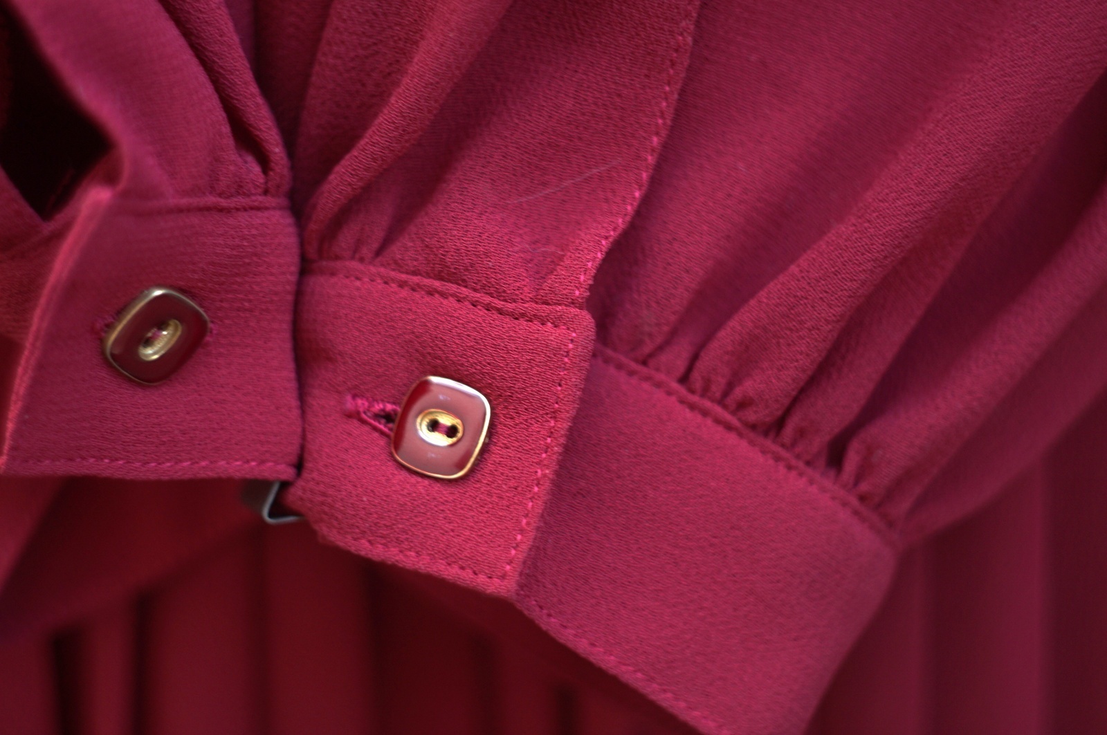 画像9: ”TOKYO STYLE” 赤系 無地 長袖 レトロワンピース スタンドカラー プリーツ[20470]