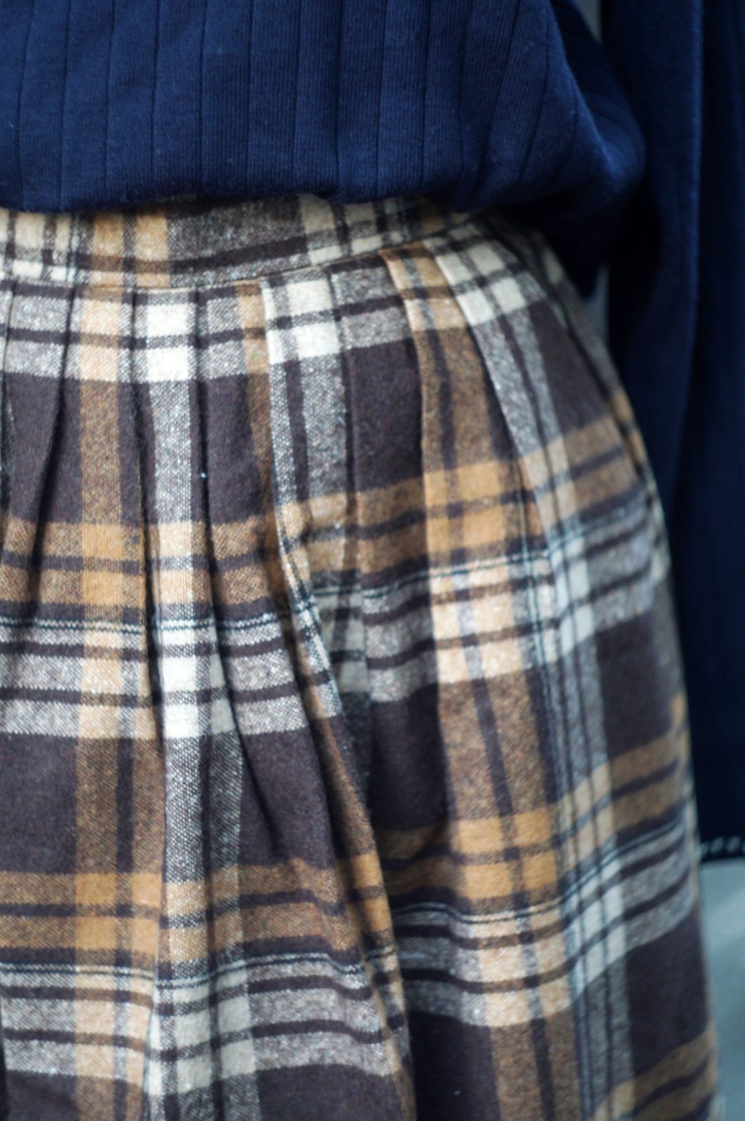画像2: "yellow club" タータンチェック柄  ブラウン系 スカート フレア w65cm[20494]