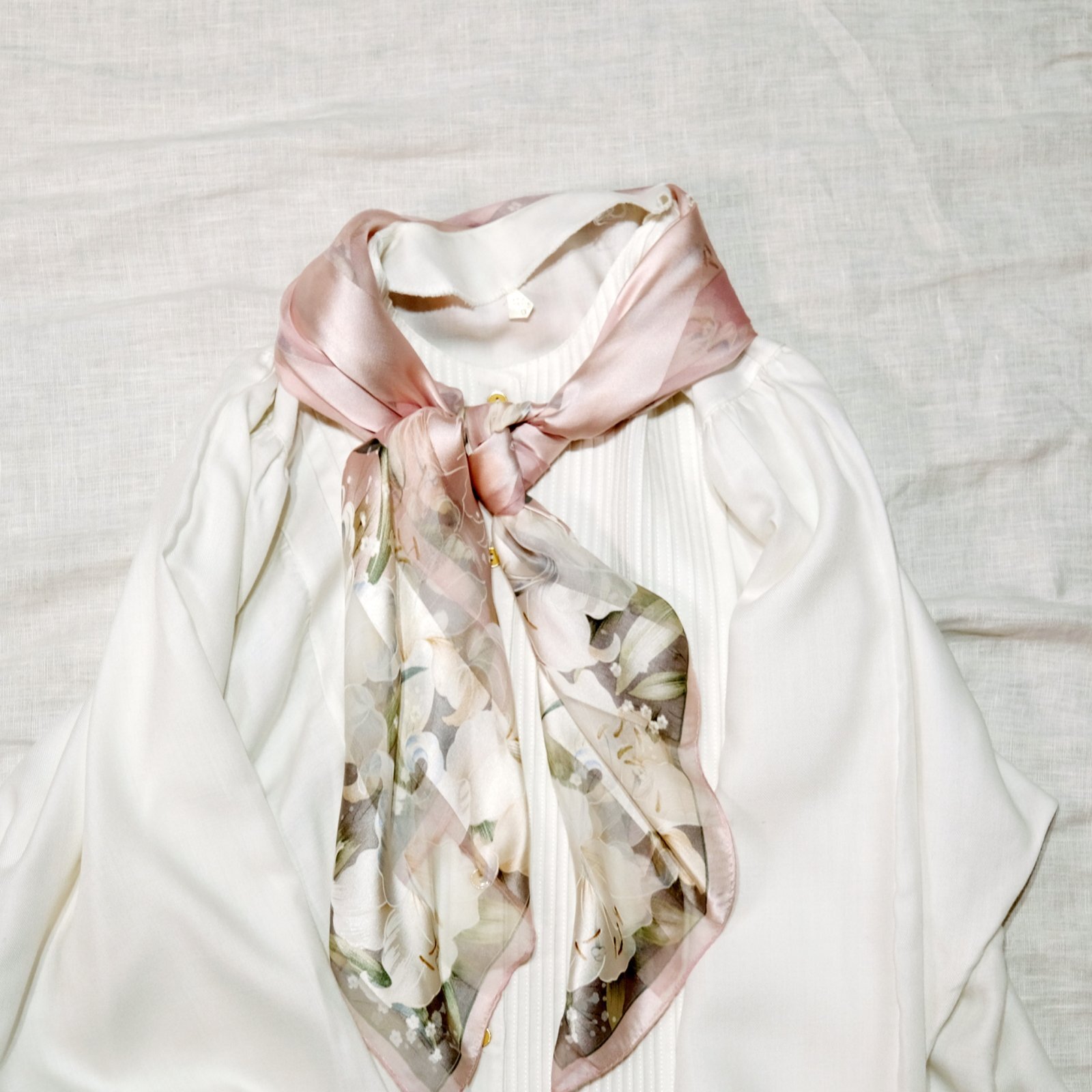 画像7: ピンク系 シルク 百合柄  スカーフ 86cm×86cm[20553]