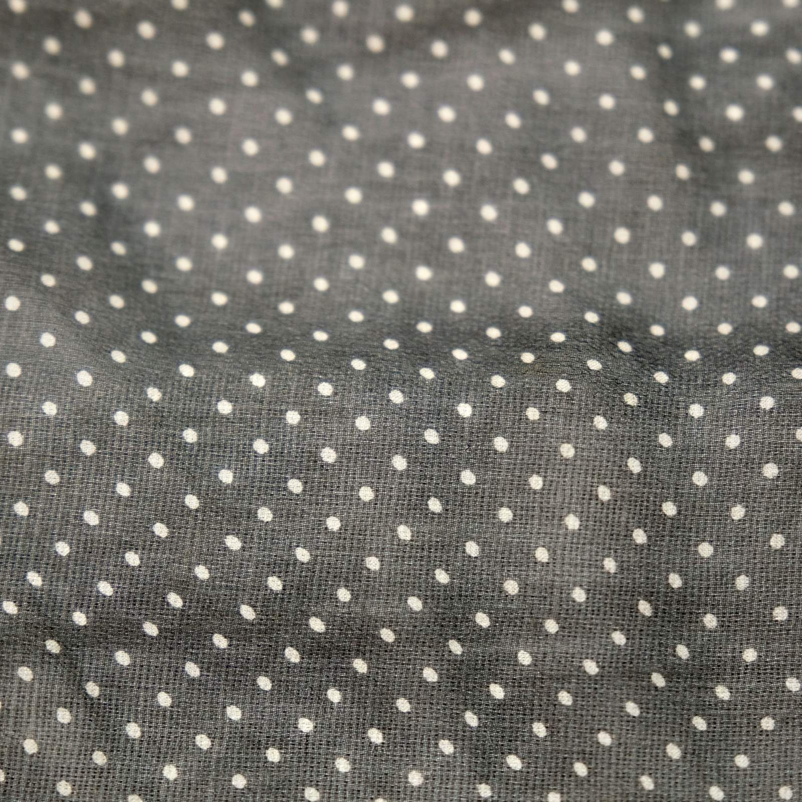 画像2: 黒×白 シルク ドット柄  ミニスカーフ 55cm×55cm[20559]