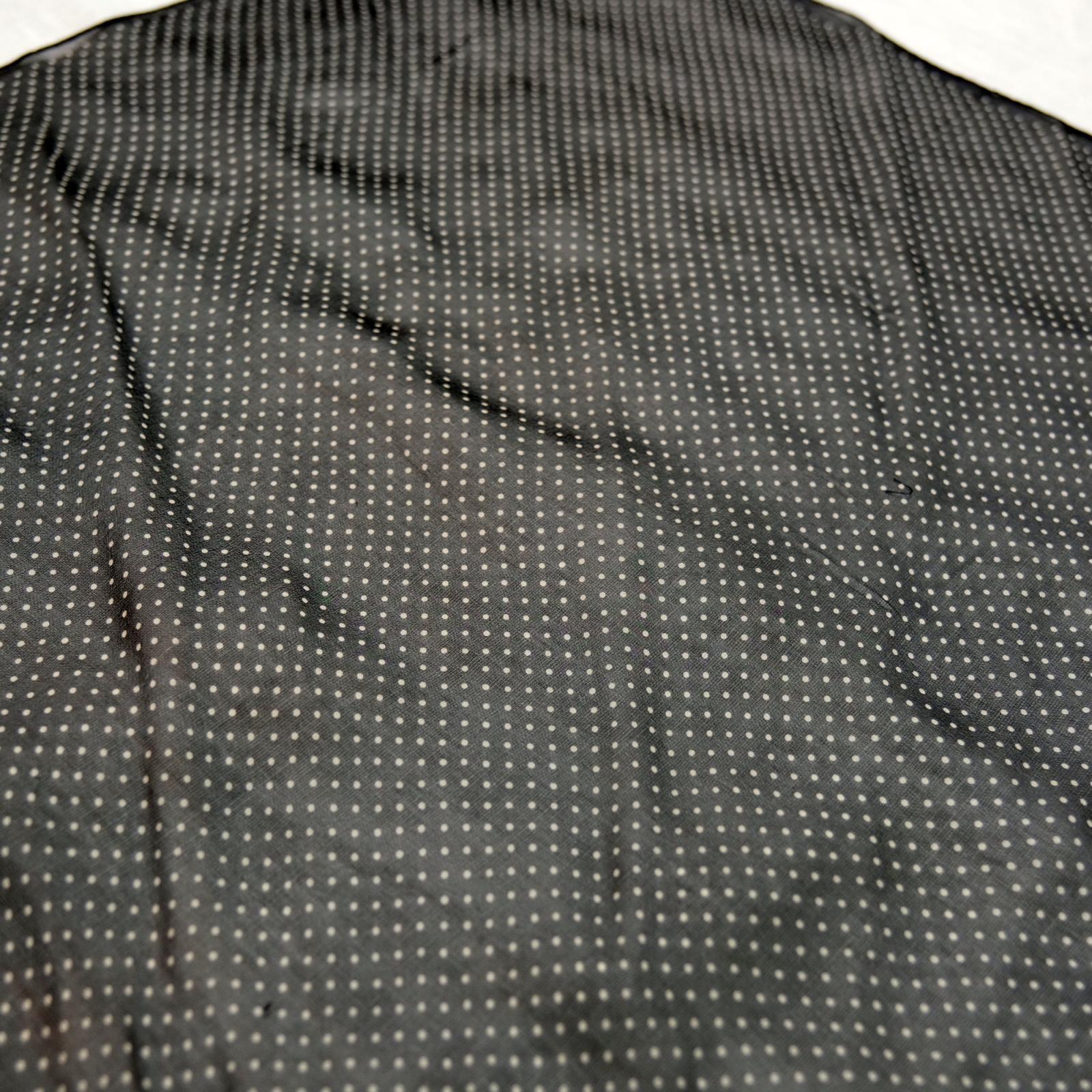 画像3: 黒×白 シルク ドット柄  ミニスカーフ 55cm×55cm[20559]