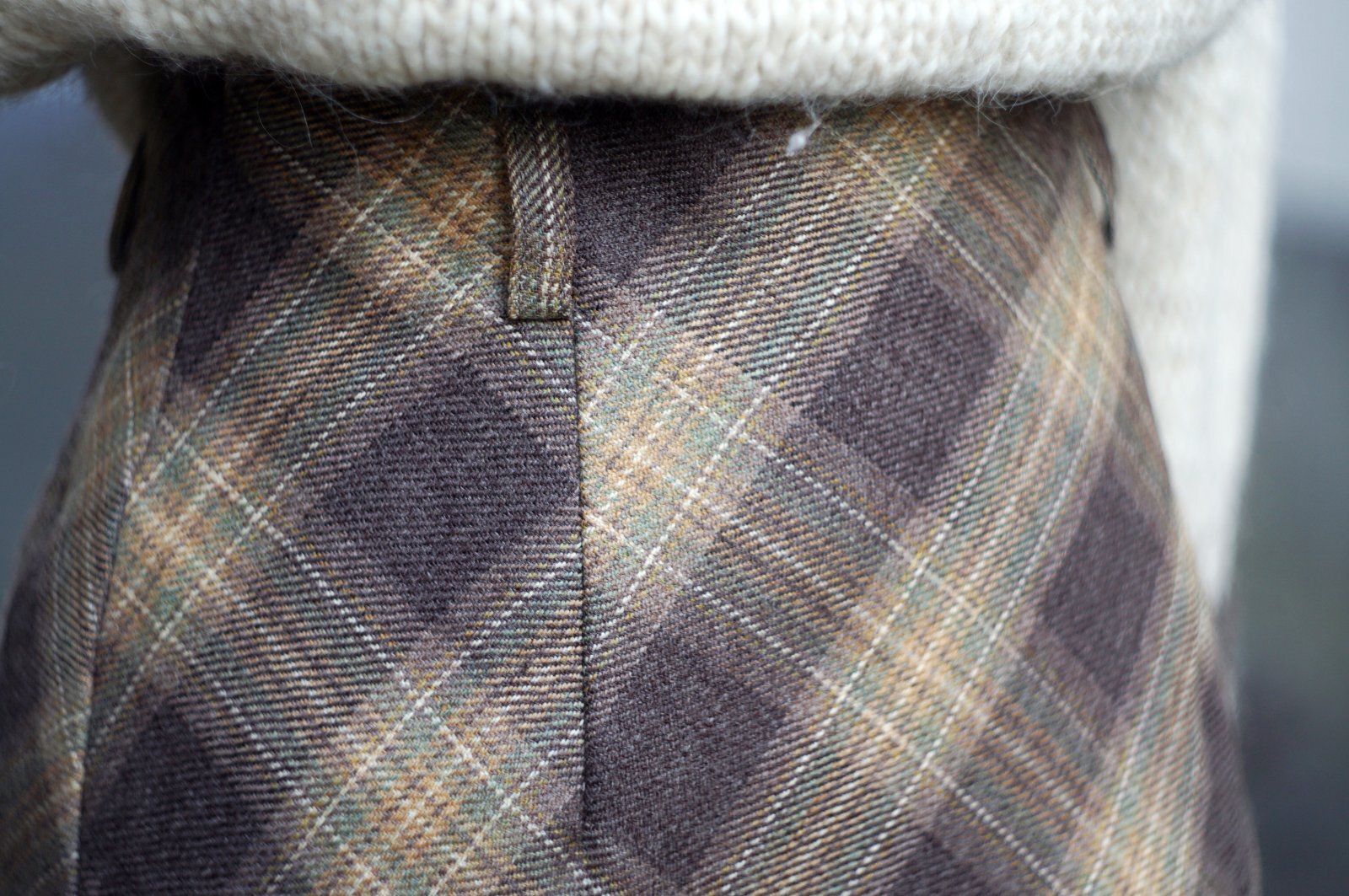 画像3: チェック柄 ウール ブラウン系  スカート セミタイト w63cm[20513]