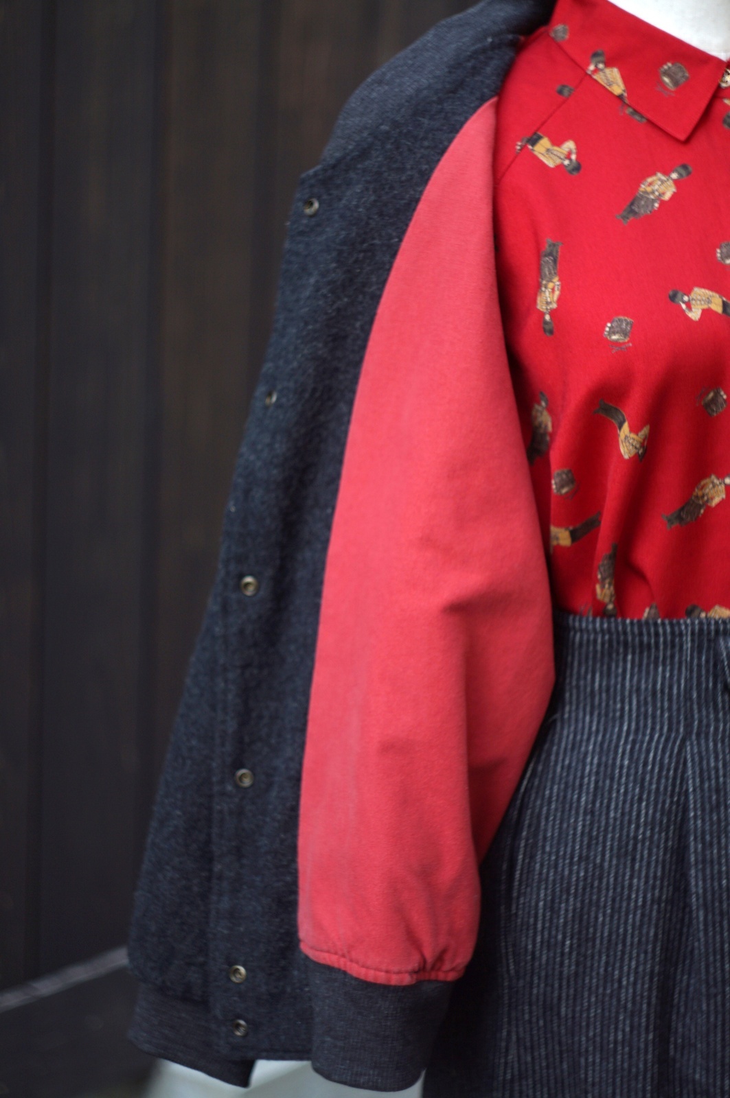 画像10: ”EVE&K" グレー×赤系 ウール混 スタジャン ジャケット アルファベット[20516]