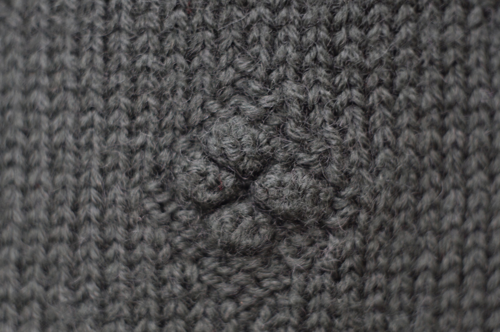 画像6: ”BROOKS BROTHERS”  無地 グリーン ウール  ニット ラウンドネック 刺繍 クローバー [20504]