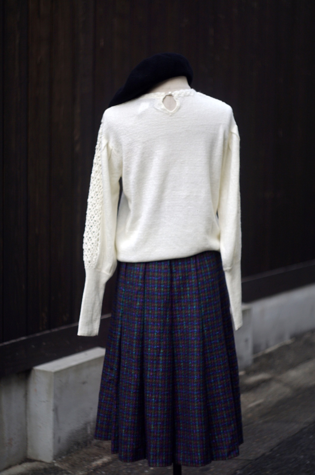 画像8: ”BROWNSTONE STUDIO” 無地 白系 ニット セーター ラウンドネック [20510]