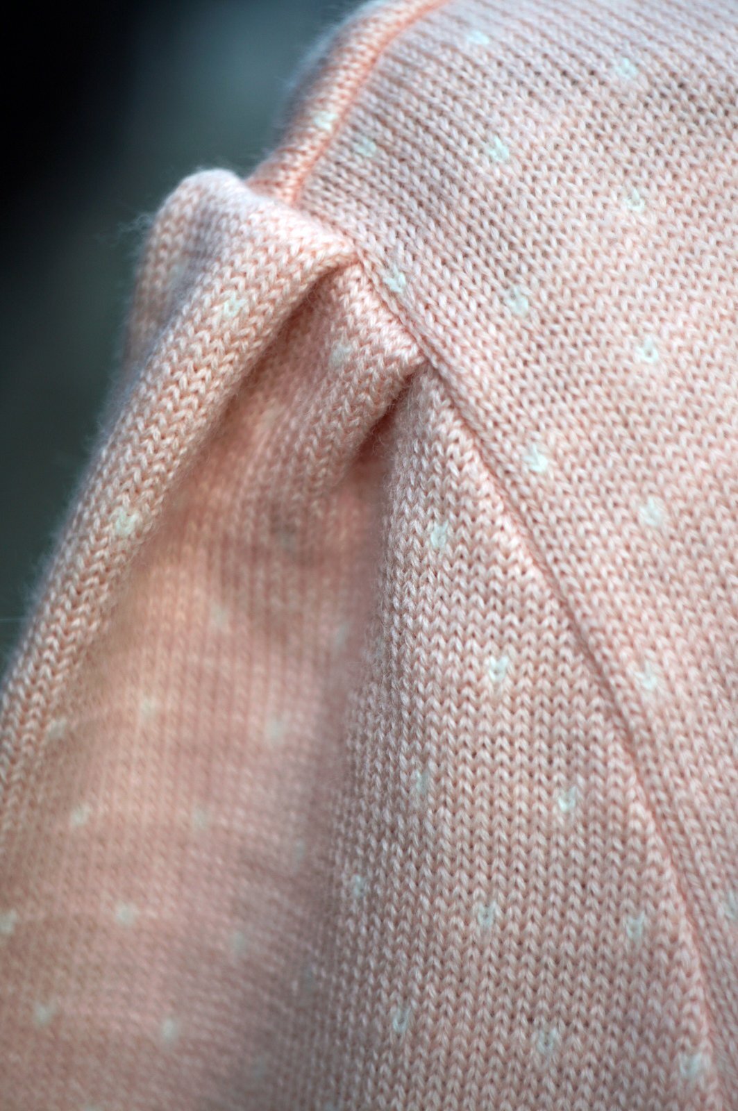 画像3: ”SAISON DE ELLE” ピンク×アイボリー ウール ドット柄 ニット ボウタイカラー パフスリーブ[20515]